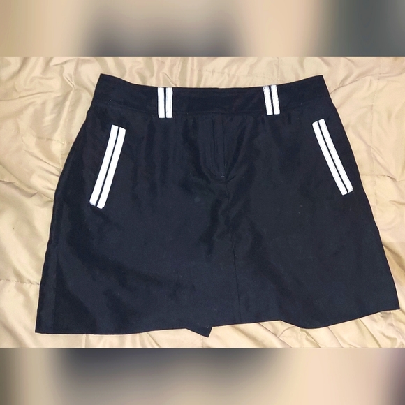 IZOD XFG Golf Skirt ☆ Skort w/ Built In Shorts •● Women's Size 2 Tennis Outdoor - Picture 1 of 4